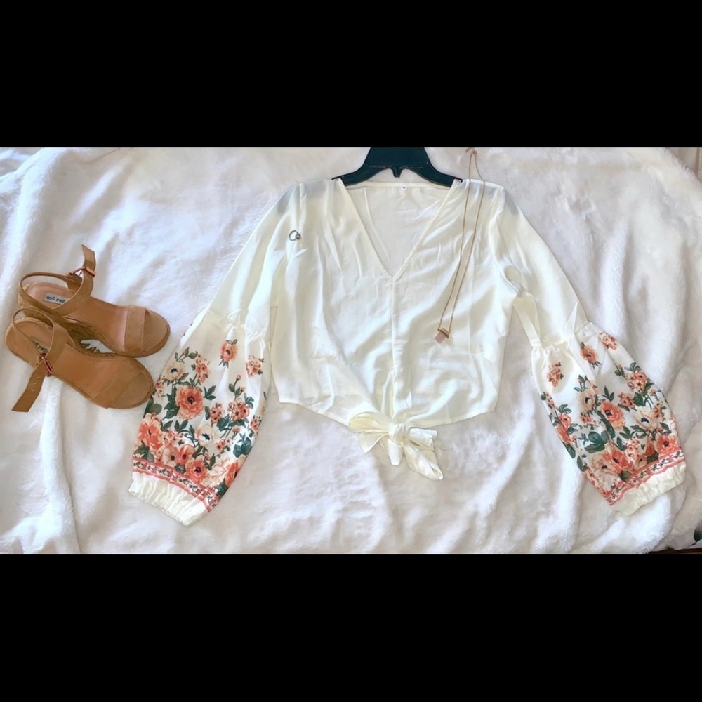 Floral Print Knot Hem Blouse✨🌸
